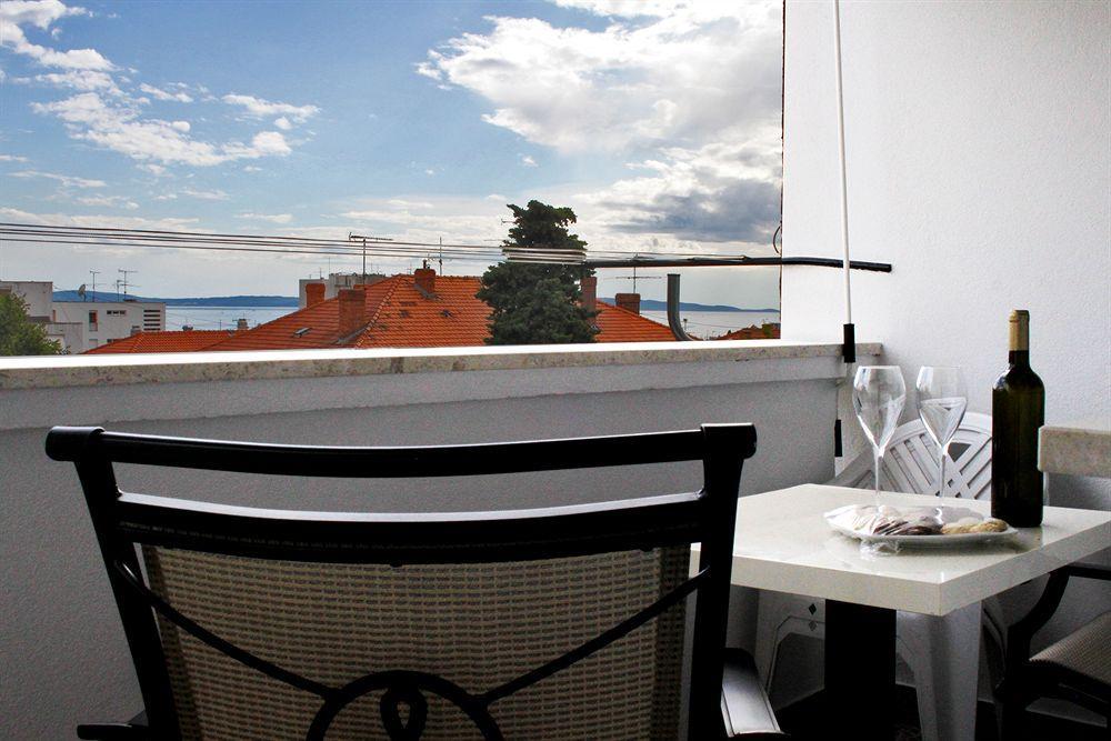 Cro Jet Set Apartments Split Bagian luar foto