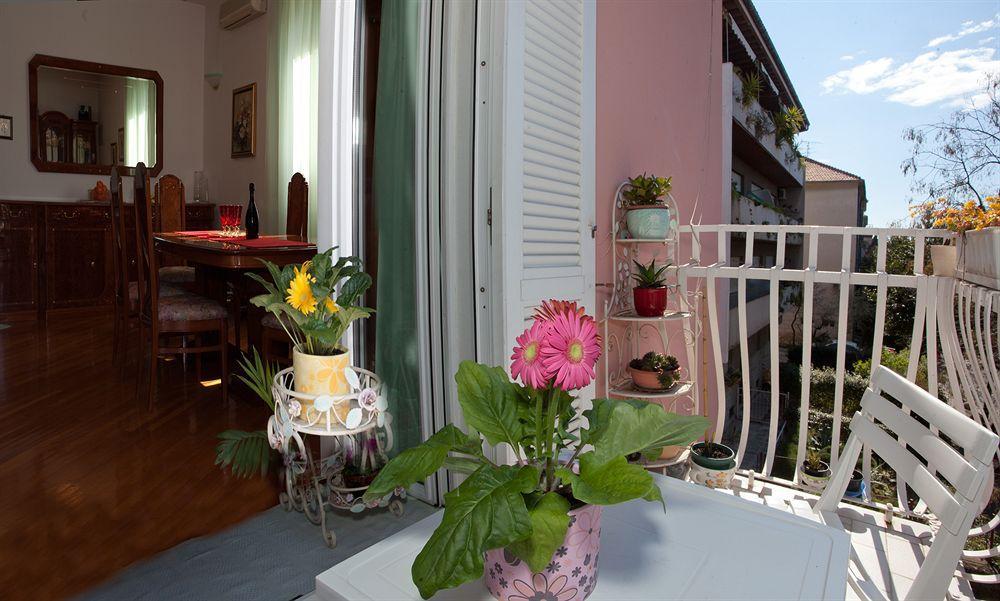 Cro Jet Set Apartments Split Bagian luar foto