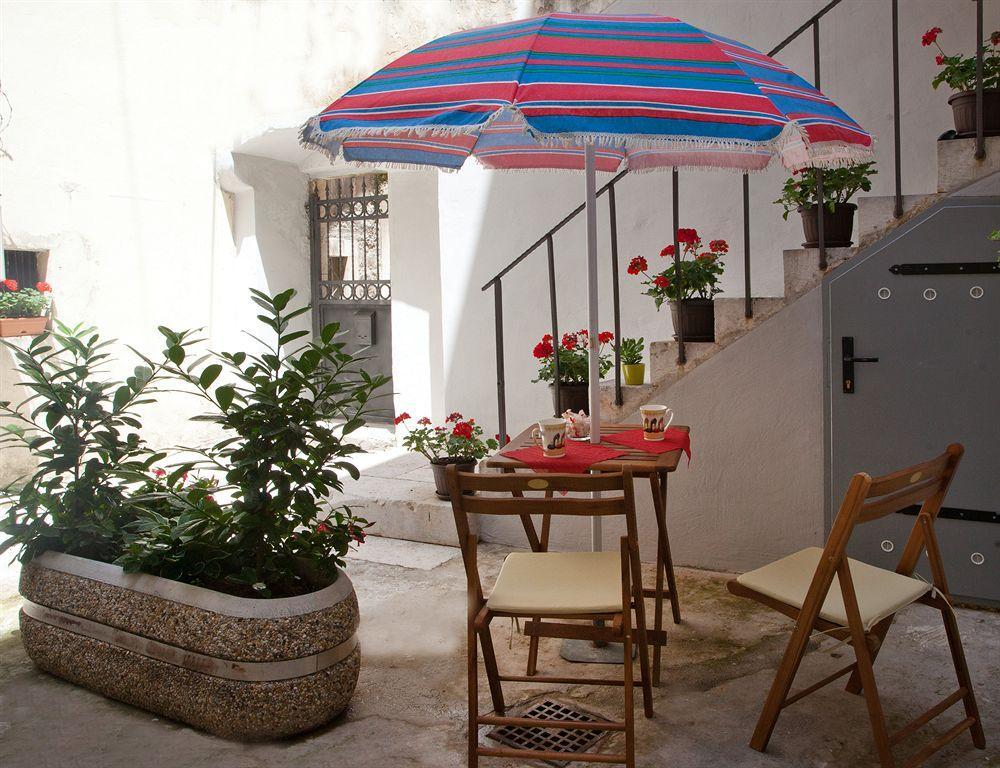 Cro Jet Set Apartments Split Bagian luar foto