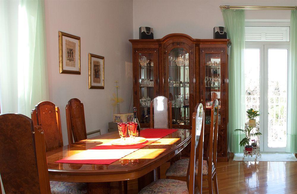 Cro Jet Set Apartments Split Bagian luar foto