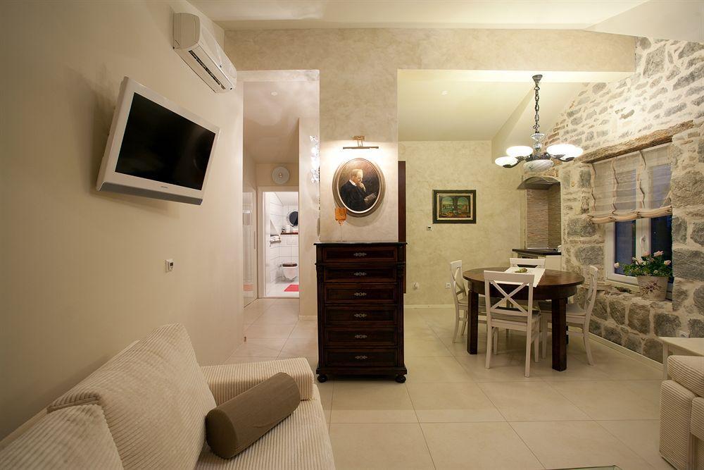 Cro Jet Set Apartments Split Bagian luar foto
