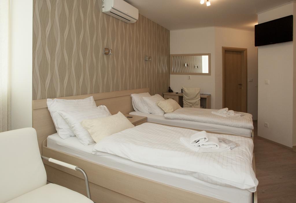 Cro Jet Set Apartments Split Bagian luar foto