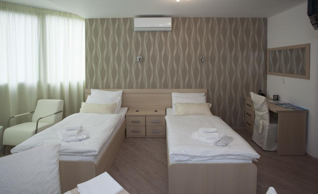 Cro Jet Set Apartments Split Bagian luar foto