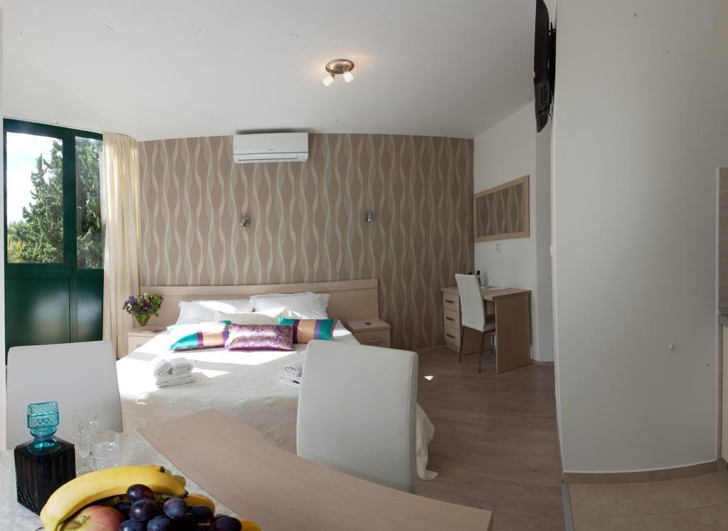Cro Jet Set Apartments Split Bagian luar foto