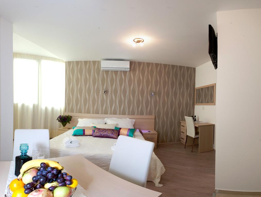 Cro Jet Set Apartments Split Bagian luar foto