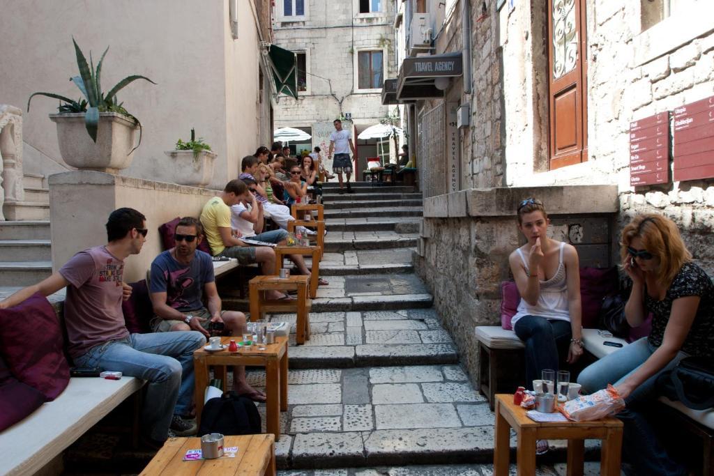 Cro Jet Set Apartments Split Bagian luar foto