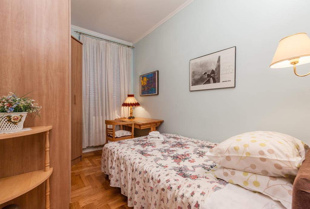 Cro Jet Set Apartments Split Bagian luar foto
