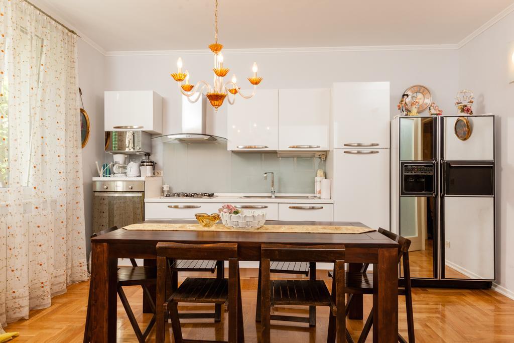 Cro Jet Set Apartments Split Bagian luar foto