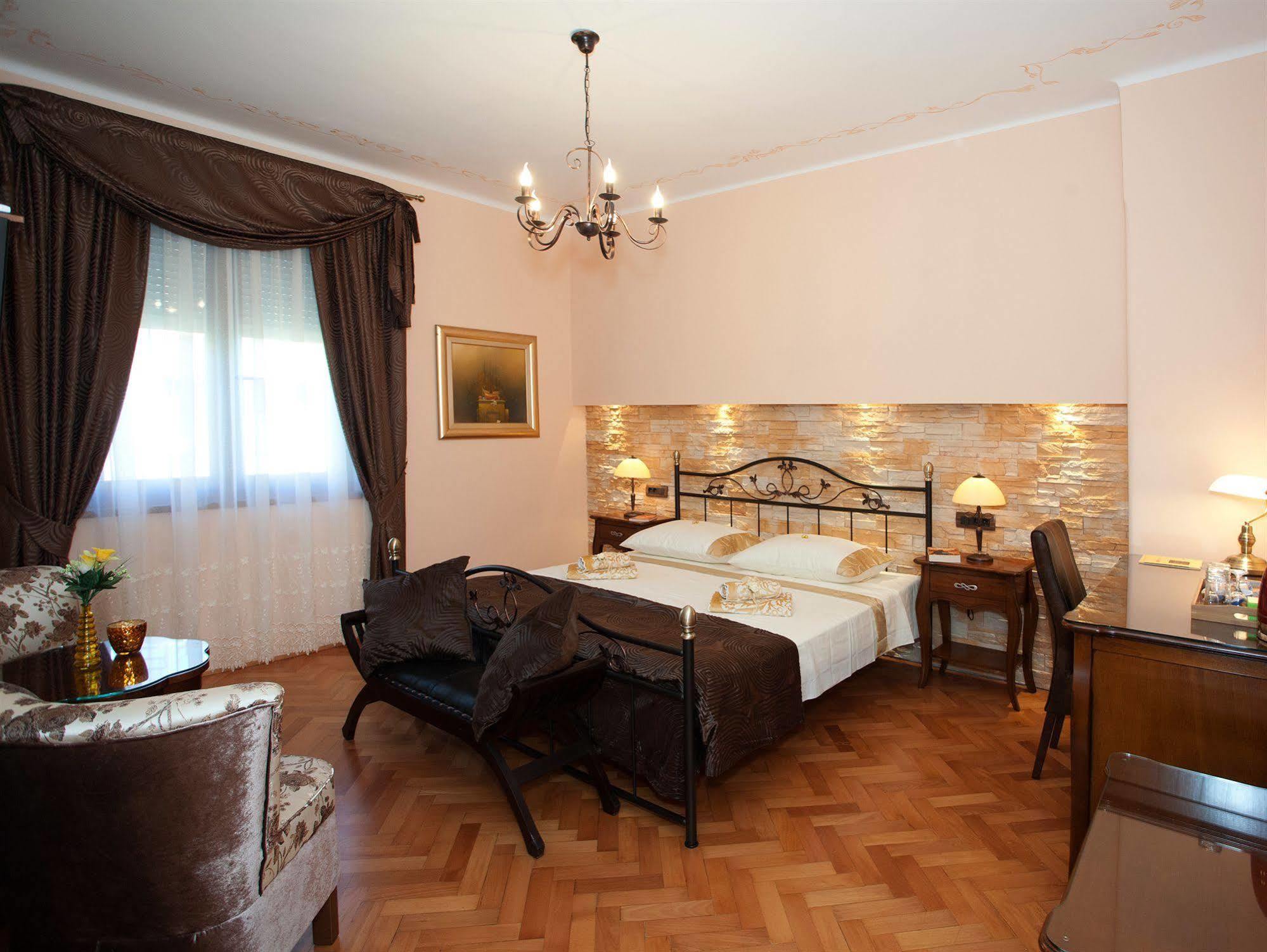 Cro Jet Set Apartments Split Bagian luar foto
