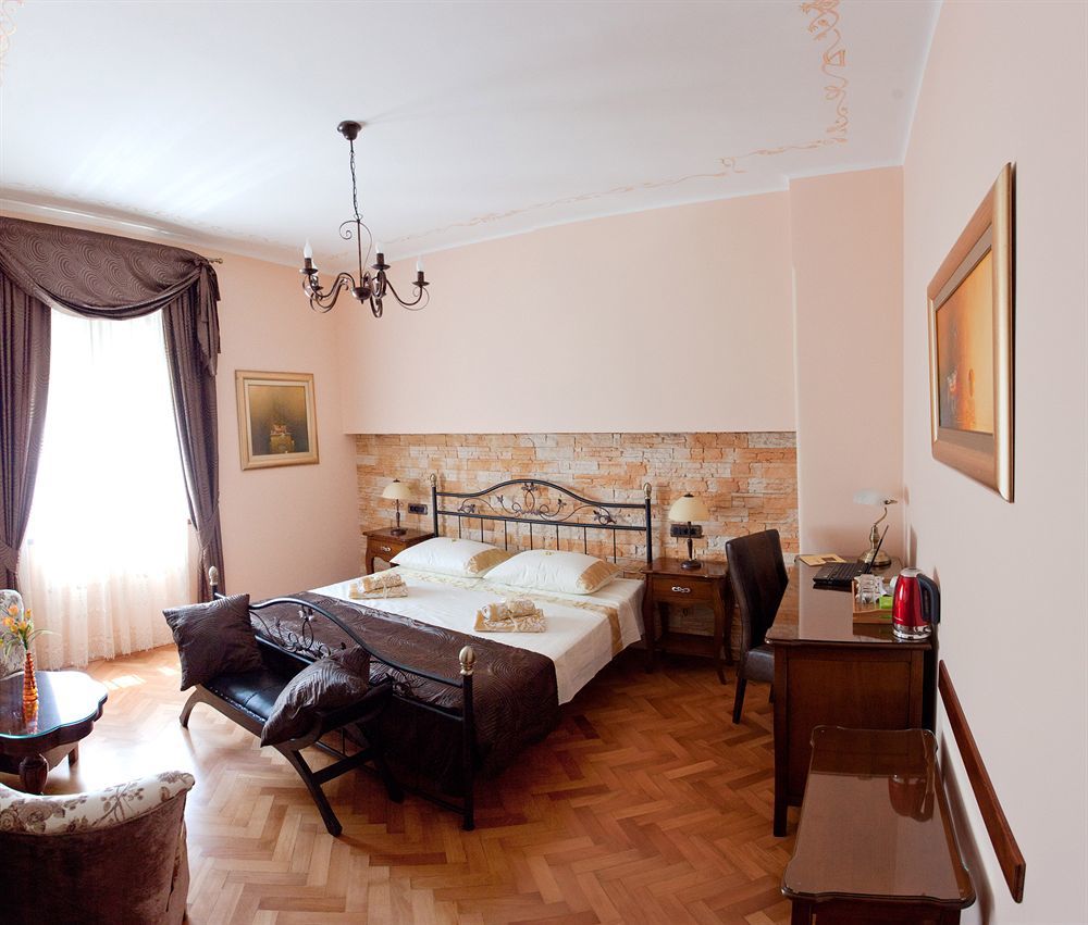 Cro Jet Set Apartments Split Bagian luar foto