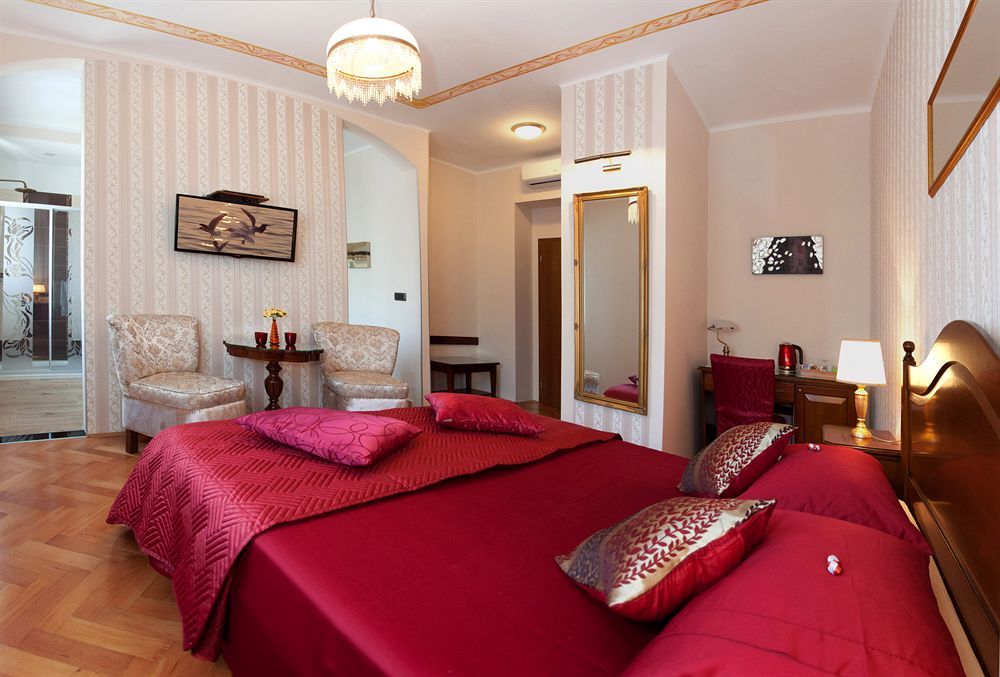 Cro Jet Set Apartments Split Bagian luar foto