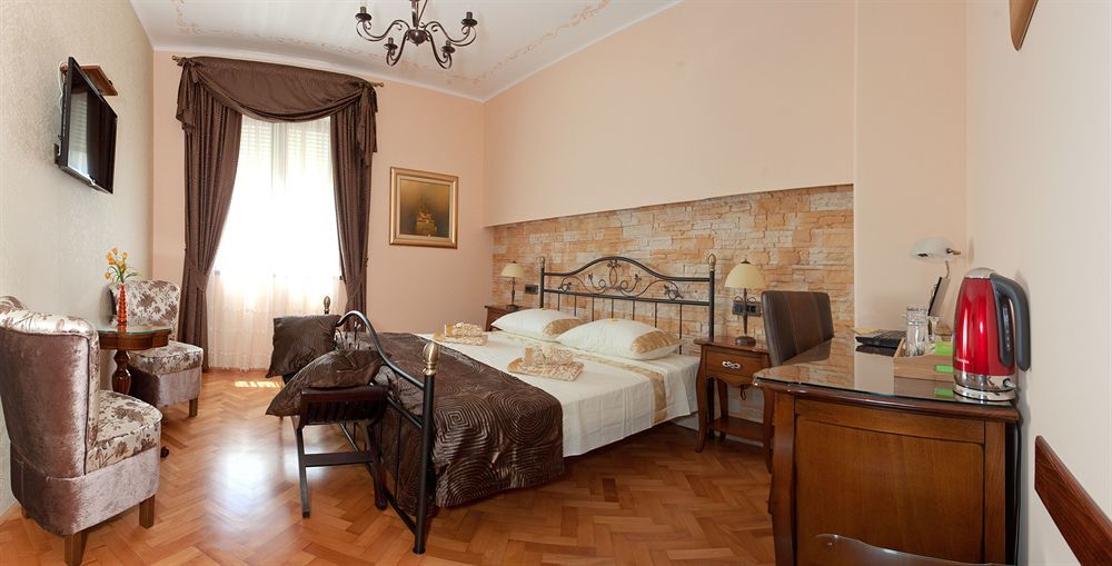 Cro Jet Set Apartments Split Bagian luar foto