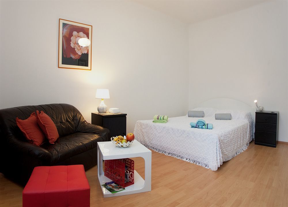 Cro Jet Set Apartments Split Bagian luar foto